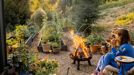 evening fire in the garden 2024 08 21 00 56 15 utc